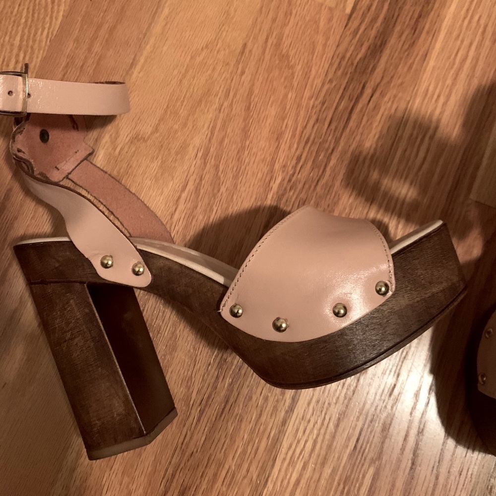 Kenneth Cole clogs with ankle strap sized 7.5 New!